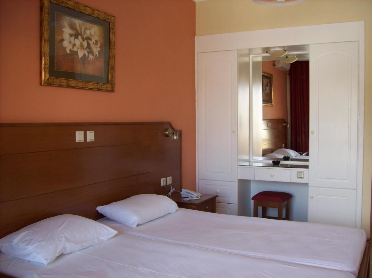 Thomas Bay Hotel Άγιος Στέφανος Εξωτερικό φωτογραφία
