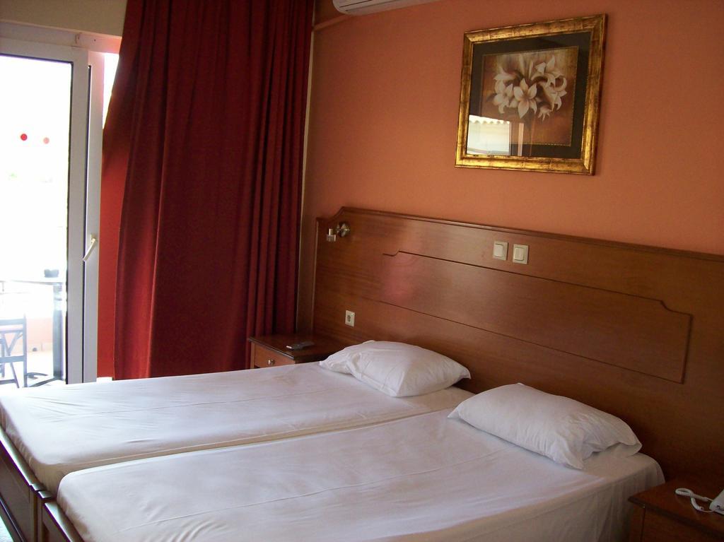 Thomas Bay Hotel Άγιος Στέφανος Εξωτερικό φωτογραφία